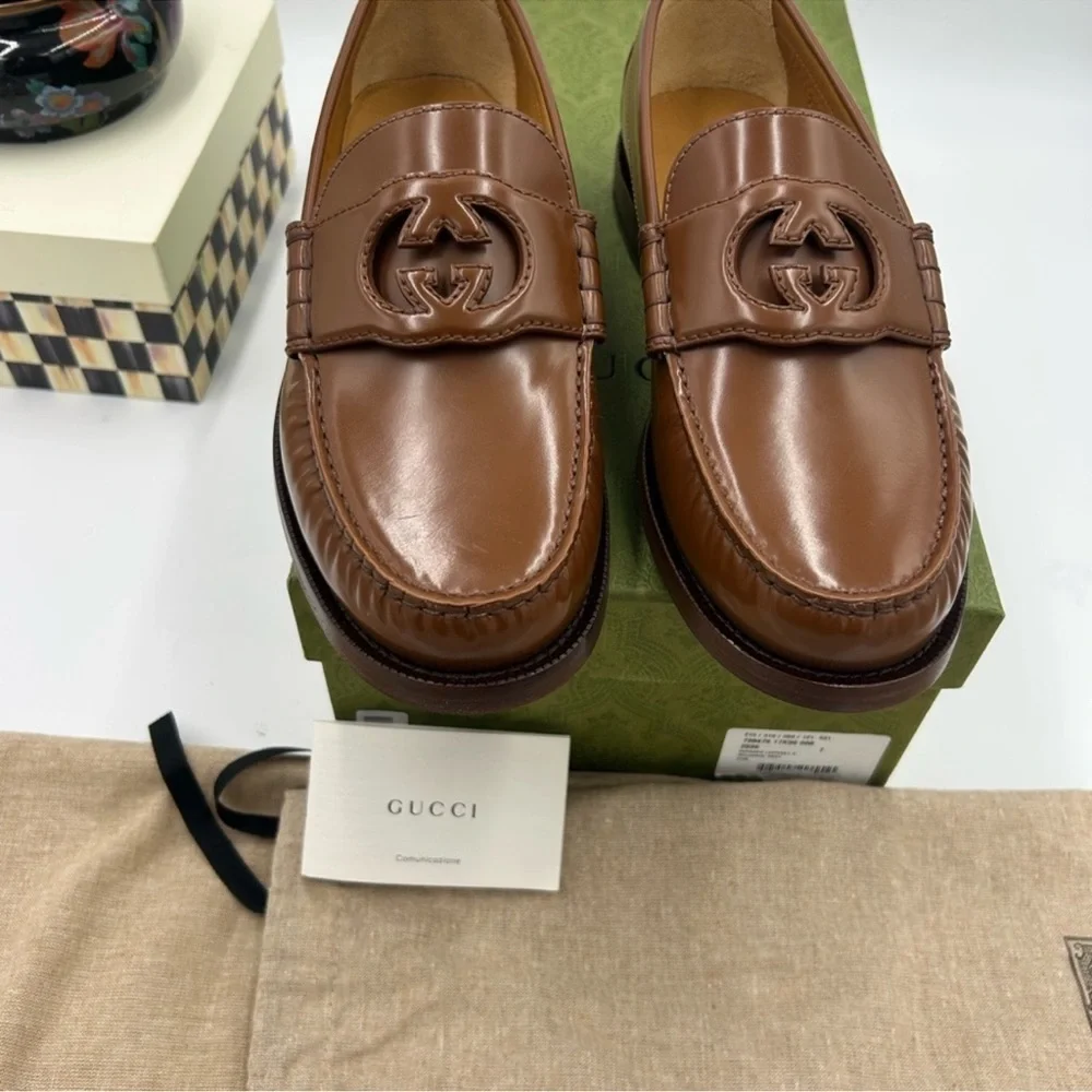 Men’s Gucci interlocking G leather loafer size 7 fits eight US made in Italy